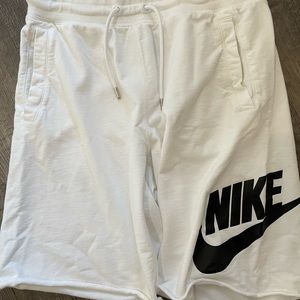 NWOT Nike Mens Shorts